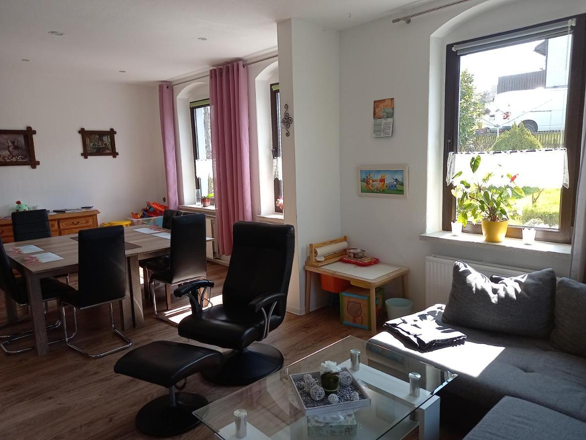 Familienfreundliche Ferienwohnung Erzgebirge Schneeberg  Εξωτερικό φωτογραφία